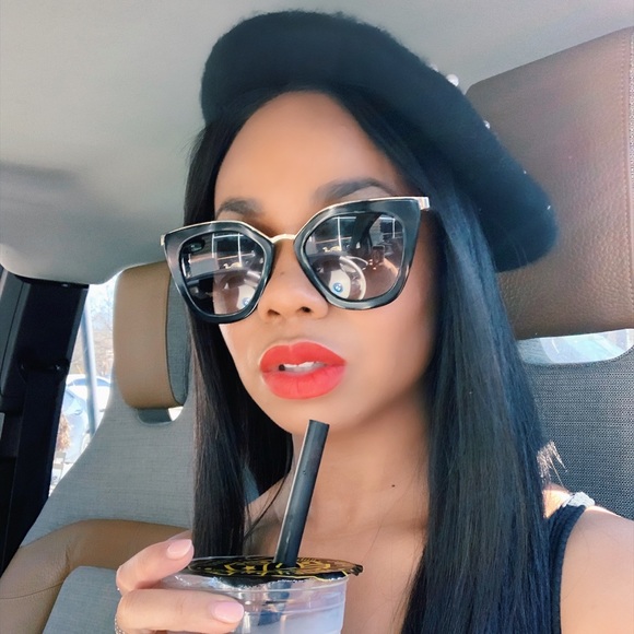 Meet your Posher, Jazmine - Picture 1 of 4